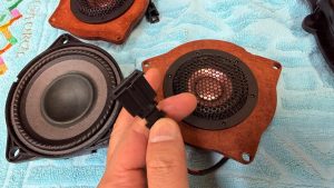 porsche 718 cayman pcm4 pcm5 pcm6 pcm7 ポルシェ ケイマン ボクスター 911 カレラ ボーズ サウンド bose sound burmester ブルメスター 純正ボーズ 純正bose スピーカー交換 ツイーター ウーハー ミッドレンジ スコーカー デッドニング CarPlay カーオーディオ カープレイ スピーカー交換 Mercury Car Audio HOT WIRED 名古屋 音質改善 音質向上