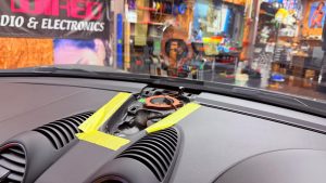 porsche 718 cayman pcm4 pcm5 pcm6 pcm7 ポルシェ ケイマン ボクスター 911 カレラ ボーズ サウンド bose sound burmester ブルメスター 純正ボーズ 純正bose スピーカー交換 ツイーター ウーハー ミッドレンジ スコーカー デッドニング CarPlay カーオーディオ カープレイ スピーカー交換 Mercury Car Audio HOT WIRED 名古屋 音質改善 音質向上