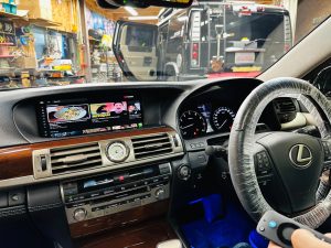 レクサス　純正ナビ　後付け　ワイヤレス　CarPlay カープレイ　アンドロイドオート　Android Auto
ミラーリング　airplay hdmi firetv amazon apple iphone Fire TV Stick ファイヤーtv lexus ls460 ls600 gs300 gs450 gs350 gsf is300 is350 レクサス純正ナビ　HDIM入力　動画　映像入力　ビデオ入力　外部入力　ブルーレイ　Netflix
fulu プライムビデオ　アマゾン　Youtube maeba tver googl Googleマップ　グーグルマップ　ミラーリング　avインターフェース　　カーナビ　アップル　映像　名古屋　ホットワイヤード
