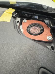 lexus lbx レクサス　純正　Mark Levinson マークレビンソン　スピーカー交換　音質　unity スピーカー　ツイーター　高音　低音　センタースピーカー　ダッシュボード　ドアスピーカー　ウーハー　サブウーハー　マクレビ　ワイドレンジ　フルレンジ　2インチ ワイドレンジドライバー　AudioCircle Audible Physics Mercury Car Audio HOT WIRED ホットワイヤード　名古屋　カーオーディオ　カーオーディオ専門店
ユニティ