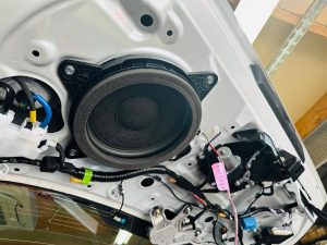 lexus lbx レクサス　純正　Mark Levinson マークレビンソン　スピーカー交換　音質　unity スピーカー　ツイーター　高音　低音　センタースピーカー　ダッシュボード　ドアスピーカー　ウーハー　サブウーハー　マクレビ　ワイドレンジ　フルレンジ　2インチ ワイドレンジドライバー　AudioCircle Audible Physics Mercury Car Audio HOT WIRED ホットワイヤード　名古屋　カーオーディオ　カーオーディオ専門店
ユニティ