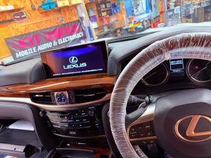 レクサス 純正ナビ 後付け あとづけ ワイヤレス CarPlay カープレイ アンドロイドオート Android Auto ミラーリング airplay hdmi firetv amazon apple iphone Fire TV Stick ファイヤーtv lexus LX570 ランクル 200ランドクルーザー 200系 トヨタ純正ナビ レクサス純正ナビ HDIM入力 動画 映像入力 ビデオ入力 外部入力 ブルーレイ Netflix fulu プライムビデオ アマゾン Youtube ameba tver disney+ googl Googleマップ グーグルマップ ミラーリング avインターフェース カーナビ アップル 映像 名古屋 ホットワイヤード