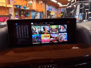 レクサス　純正ナビ　後付け　あとづけ　ワイヤレス　CarPlay カープレイ　アンドロイドオート　Android Auto ミラーリング　airplay hdmi firetv amazon apple iphone Fire TV Stick ファイヤーtv lexus LX570 ランクル　200ランドクルーザー　200系　トヨタ純正ナビ　レクサス純正ナビ　HDIM入力　動画　映像入力　ビデオ入力　外部入力　ブルーレイ　Netflix fulu プライムビデオ　アマゾン　Youtube ameba tver disney+ googl Googleマップ　グーグルマップ　ミラーリング　avインターフェース　　カーナビ　アップル　映像　名古屋　ホットワイヤード