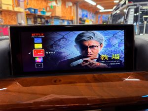 レクサス　純正ナビ　後付け　あとづけ　ワイヤレス　CarPlay カープレイ　アンドロイドオート　Android Auto ミラーリング　airplay hdmi firetv amazon apple iphone Fire TV Stick ファイヤーtv lexus LX570 ランクル　200ランドクルーザー　200系　トヨタ純正ナビ　レクサス純正ナビ　HDIM入力　動画　映像入力　ビデオ入力　外部入力　ブルーレイ　Netflix fulu プライムビデオ　アマゾン　Youtube ameba tver disney+ googl Googleマップ　グーグルマップ　ミラーリング　avインターフェース　　カーナビ　アップル　映像　名古屋　ホットワイヤード