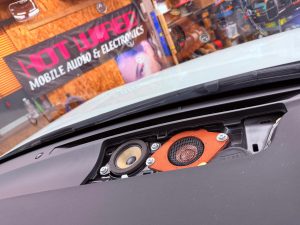 lexus lbx レクサス　純正　Mark Levinson マークレビンソン　スピーカー交換　音質　unity スピーカー　ツイーター　高音　低音　センタースピーカー　ダッシュボード　ドアスピーカー　ウーハー　サブウーハー　マクレビ　ワイドレンジ　フルレンジ　2インチ ワイドレンジドライバー　AudioCircle Audible Physics Mercury Car Audio HOT WIRED ホットワイヤード　名古屋　カーオーディオ　カーオーディオ専門店
ユニティ