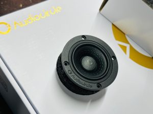 AudioCircle オーディオサークル rainbow 2インチ ワイドレンジドライバー　3インチ　2inch 3icnh HL-M2 HL-M3 ハイエンド　カーオーディオ　bose対応 Mark Levinson マークレビンソン　メーカー純正　純正　プレミアムカーオーディオ　ダッシュボード　センタースピーカー　unity ワイドディスパーション　スコーカー　フルレンジ　ミッドレンジ　コアキシャル　kicker 車種別　トヨタ純正JBL ハーマンカードン　Harman kardon burmester meridian bose focal b&w b&o バウワース　ウィルキンス　Bang & Olufsen バングアンドオルフセン　ブルメスター　スピーカー交換　アップグレード　スピーカー　カーオーディオ専門店　通販　抵抗値　インピーダンス　位相　フェーズ　