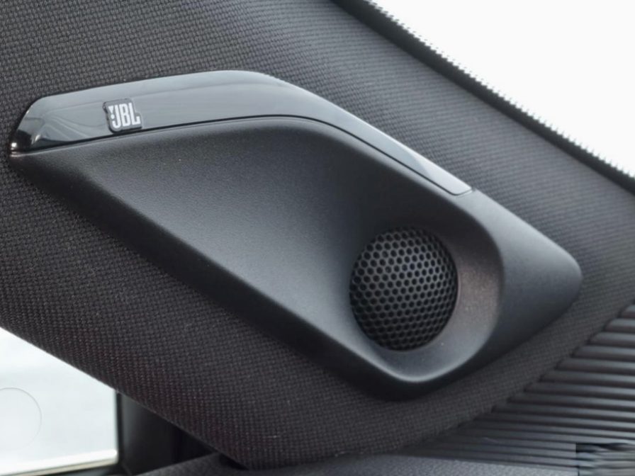 80系ハリアー トヨタ純正JBLの音質改善を実現する、スピーカーアップグレードキットのご紹介：インパネスピーカー交換・通販可