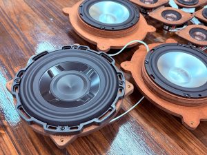 lexus rx lx ls nx lbx is gx rc lc mark levinson hot wired マークレビンソン　ホットワイヤード　スピーカー交換　スピーカー　アップグレード　ツイーター　ユニティ　unity　センタースピーカー　サブウーハー　ウーハー　低音　音質　通販　車種別　ロックフォード　オーディオサークル　Audiocircle kicker キッカー　2インチ ワイドレンジドライバー　8インチ　薄型　抵抗値　インピーダンス　アダプター　インナーバッフル　カーオーディオ　ロックフォード