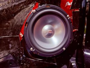 シビック　タイプr civic type r スピーカー交換　カーオーディオ　音質　向上　改善　ツイーター　デッドニング　dsp 車種別　専用　インナーバッフル　ツイーター埋め込み　スエード　アルカンターラ　内装　音調整　サウンドセッティング　Mercury Car Audio マーキュリー　m62 HOT WIRED ホットワイヤード　キッカー kicker