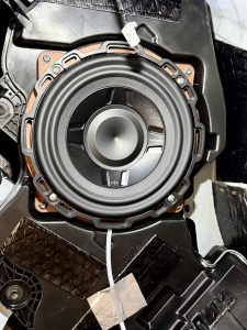 lexus rx lx ls nx lbx is gx rc lc mark levinson hot wired マークレビンソン　ホットワイヤード　スピーカー交換　スピーカー　アップグレード　ツイーター　ユニティ　unity　センタースピーカー　サブウーハー　ウーハー　低音　音質　通販　車種別　ロックフォード　オーディオサークル　Audiocircle kicker キッカー　2インチ ワイドレンジドライバー　8インチ　薄型　抵抗値　インピーダンス　アダプター　インナーバッフル　カーオーディオ　ロックフォード