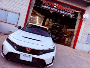 シビック　タイプr civic type r スピーカー交換　カーオーディオ　音質　向上　改善　ツイーター　デッドニング　dsp 車種別　専用　インナーバッフル　ツイーター埋め込み　スエード　アルカンターラ　内装　音調整　サウンドセッティング　Mercury Car Audio マーキュリー　m62 HOT WIRED ホットワイヤード　キッカー kicker
