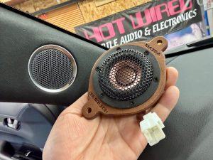 マツダ　純正　ボーズ　スピーカー　交換　ツイーター　センタースピーカー　ツイドラー　mazda bose oem cx-5 cx-8 cx-60 cx-80 cx-3 nd ボーズサウンド　boseサウンド　スピーカー交換　カーオーディオ　カーオーディオ専門店　ホットワイヤード　名古屋　車種別　抵抗値　インピーダンス　位相　ポン付け　プラグアンドプレイ　通販　kicker キッカー　音質　diy　簡単取付　車種別専用　バッフル　ハーネス　コネクター　マツコネ