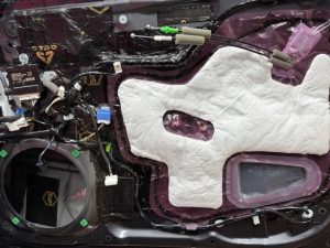 LEXUS IS IS300 IS500 レクサス　純正　Mark Levinson マークレビンソン　マクレビ　スピーカー交換　ツイーター　ウーハー　サブウーハー　サラウンド　センタースピーカー　unity ユニティ　ワイドレンジ　ワイドディスパージョン　インパネ　スピーカー　ダッシュ　サラウンド　8インチ　2インチ ワイドレンジドライバー　HOT WIRED ホットワイヤード　通販　車種別　インピーダンス　フェーズ　プラグアンドプレイ　kicker bewith blam Audiocircle Mercury Car Audio デッドニング　音質　カーオーディオ　カーオーディオ専門店　改善　向上　スピーカー　