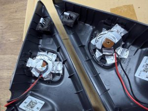 メリディアン ランドローバー ジャガー ディフェンダー 純正メリディアン meridian defender 110 90 レンジローバー カーオーディオ 音質 ツイーター スピーカー交換 ウーハー カーオーディオ専門店 車種別 通販 diy プラグアンドプレイ kicker focal Mercury Car Audio ワイドレンジ HOT WIRED