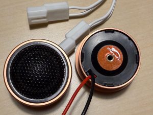 メリディアン ランドローバー ジャガー ディフェンダー 純正メリディアン meridian defender 110 90 レンジローバー カーオーディオ 音質 ツイーター スピーカー交換 ウーハー カーオーディオ専門店 車種別 通販 diy プラグアンドプレイ kicker focal Mercury Car Audio ワイドレンジ HOT WIRED