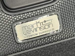 LEXUS IS IS300 IS500 レクサス　純正　Mark Levinson マークレビンソン　マクレビ　スピーカー交換　ツイーター　ウーハー　サブウーハー　サラウンド　センタースピーカー　unity ユニティ　ワイドレンジ　ワイドディスパージョン　インパネ　スピーカー　ダッシュ　サラウンド　8インチ　2インチ ワイドレンジドライバー　HOT WIRED ホットワイヤード　通販　車種別　インピーダンス　フェーズ　プラグアンドプレイ　kicker bewith blam Audiocircle Mercury Car Audio デッドニング　音質　カーオーディオ　カーオーディオ専門店　改善　向上　スピーカー　